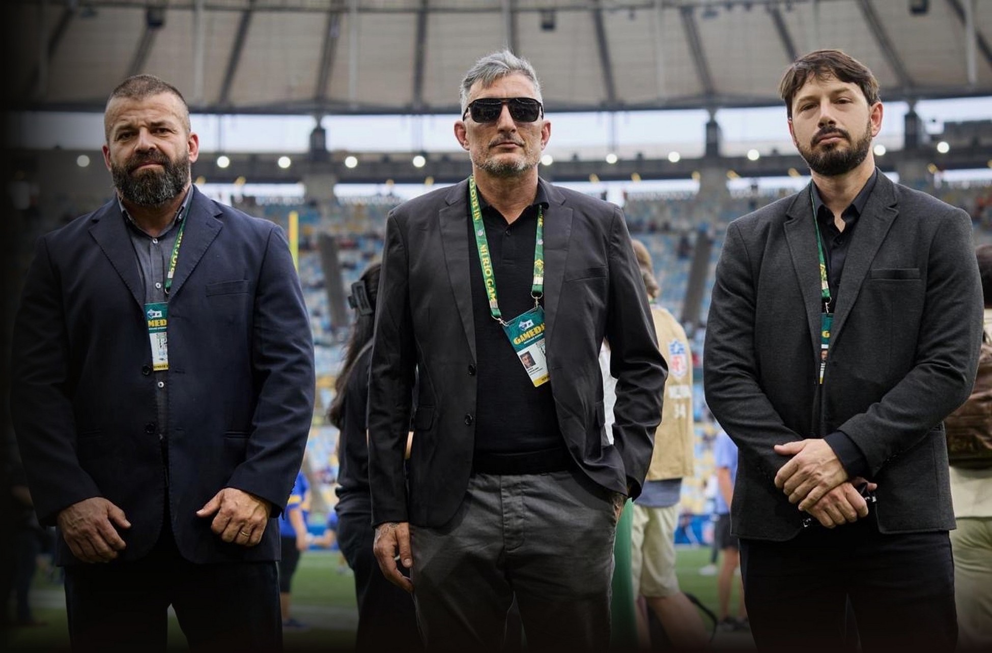 Sócios da HATI no gramado do estádio durante o NFL Rio Game 2026, no Rio de Janeiro